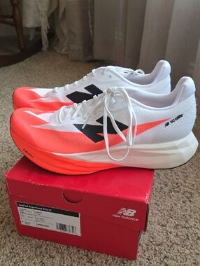 New Balance Women's FUELCELL SUPERCOMP ELITE V5 SIZE 10.5 W / 9 M